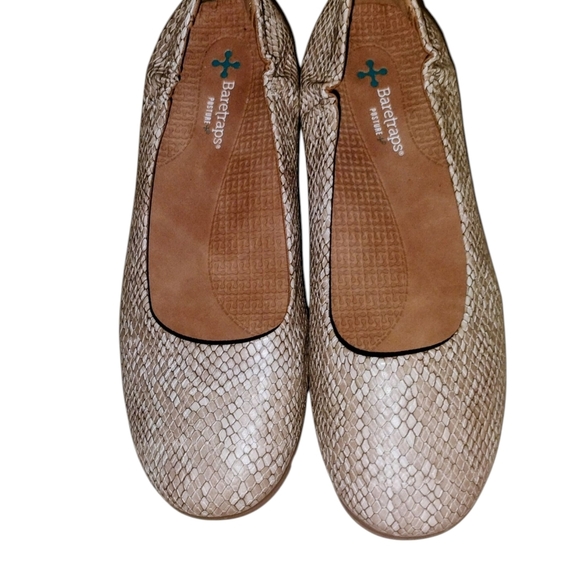 Baretraps Women Beige Prim Leather Flats Posture+ Technology Cushioned SZ 8 - Picture 4 of 6